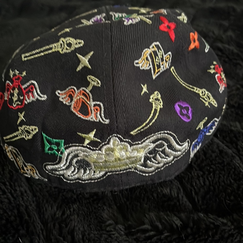 Stylish Full back hat - Picture 2 of 3